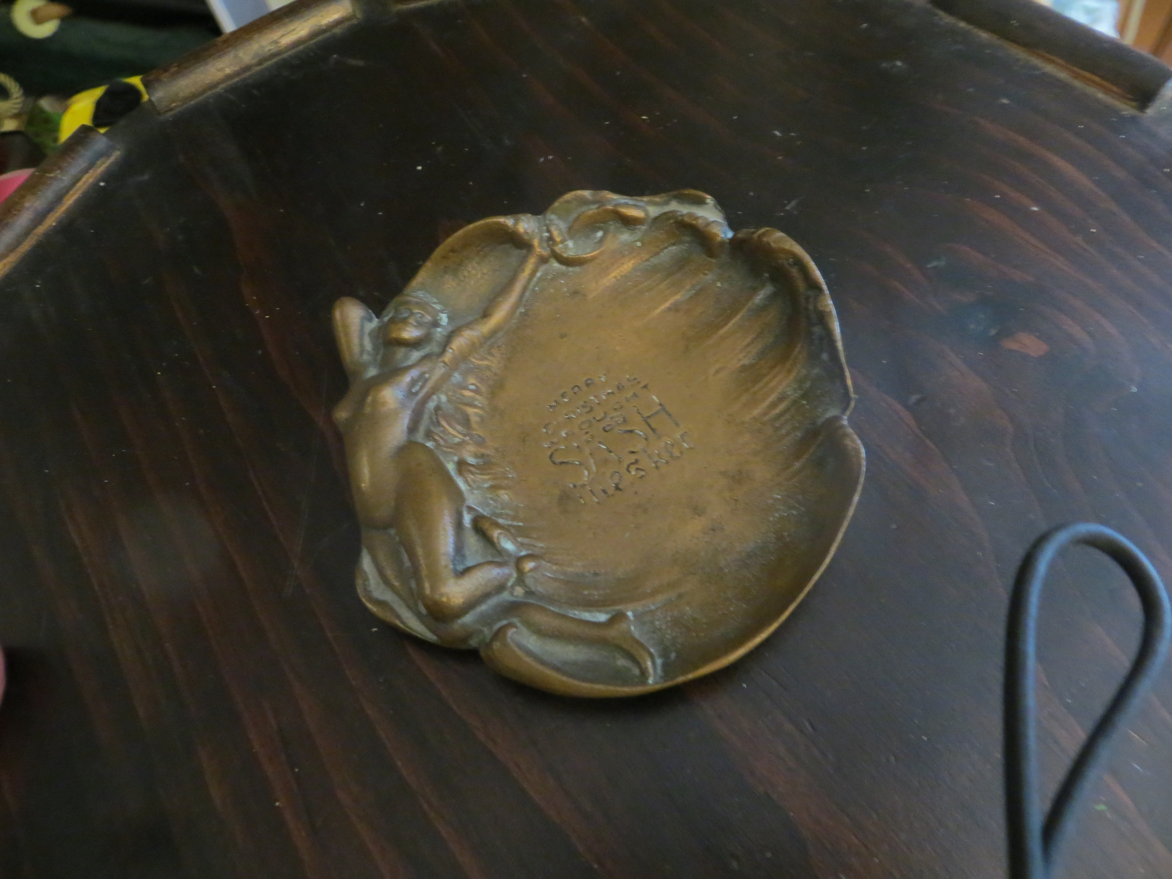 Wrought Sash Mesker 1930s cast bronze ashtray,